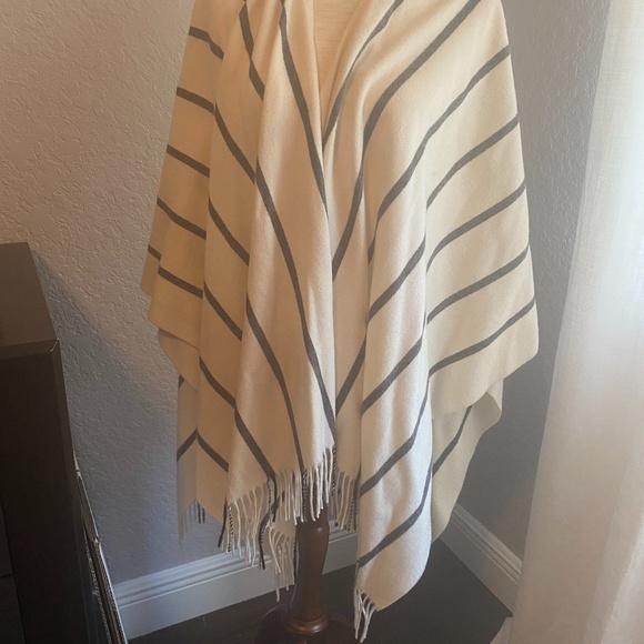 Rag and Bone Wrap - Picture 6 of 8